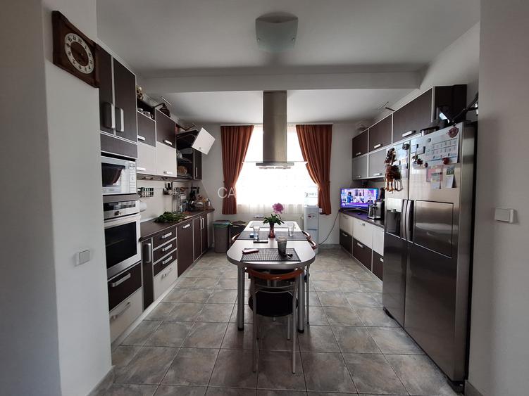 Casa de vanzare - 3