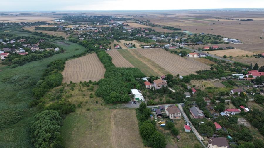Casa de vacanta / spatiu comercial de vanzare – Frumusani