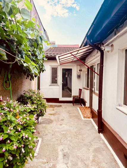 Garsoniera la curte Colentina - Fundeni, foarte mare (54 mp), CENTRALA, mobilată