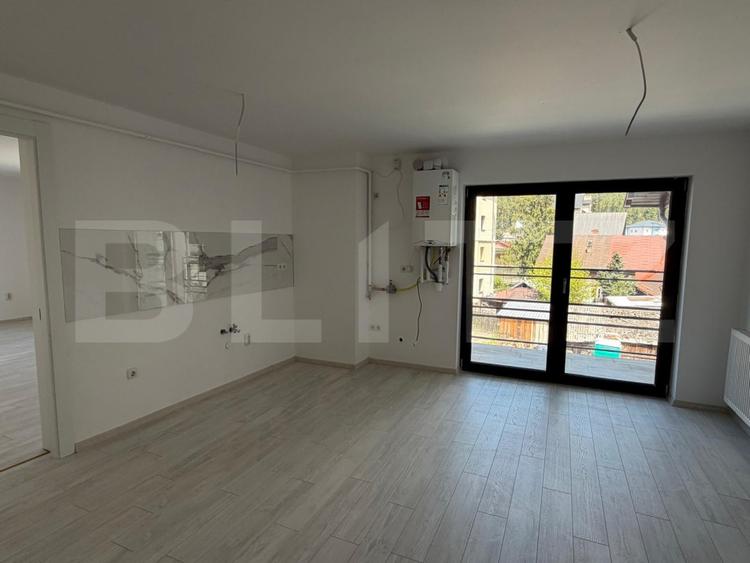 Apartament 3 camere, semidecomandat, 72 mp utili, oras Vatra Dornei