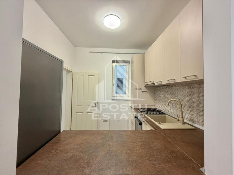 Apartament cu 2 camere de inchiriat, loc de parcare, Giroc