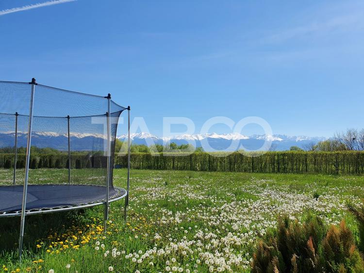Casa la 5 minute de Fagaras Ultramoderna 300 mp utili la cheie