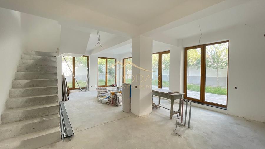 DUPLEX 3 Camere**TERASA+ CURTE**Bloc boutique***NOU// DOMENII