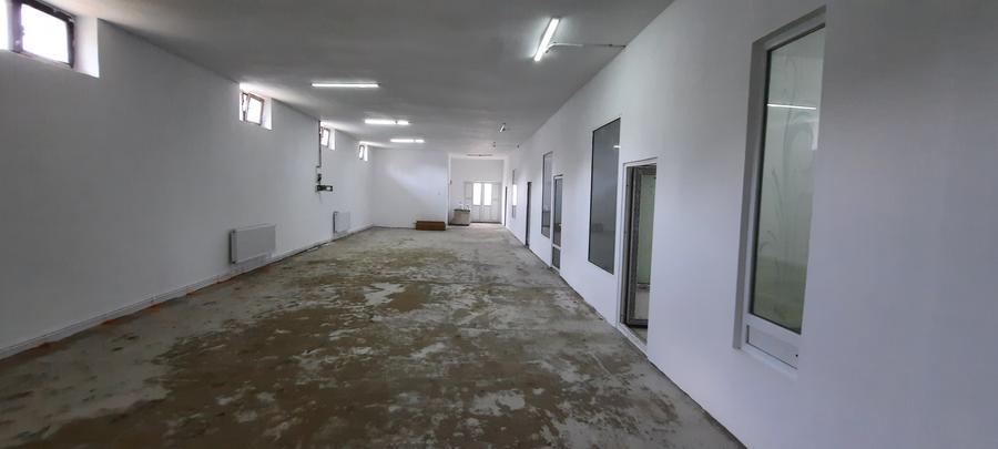 Hale din beton cu suprafata mare zona Cornisa