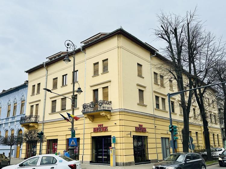 De inchiriat imobil, dispus central urbei, Arad