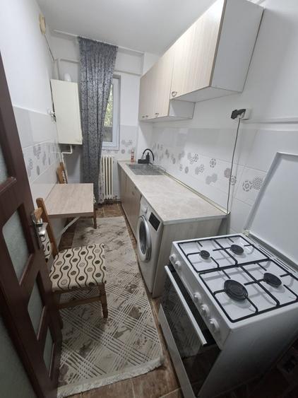 Apartament 2 camere decomandat, zona Alexandru cel Bun