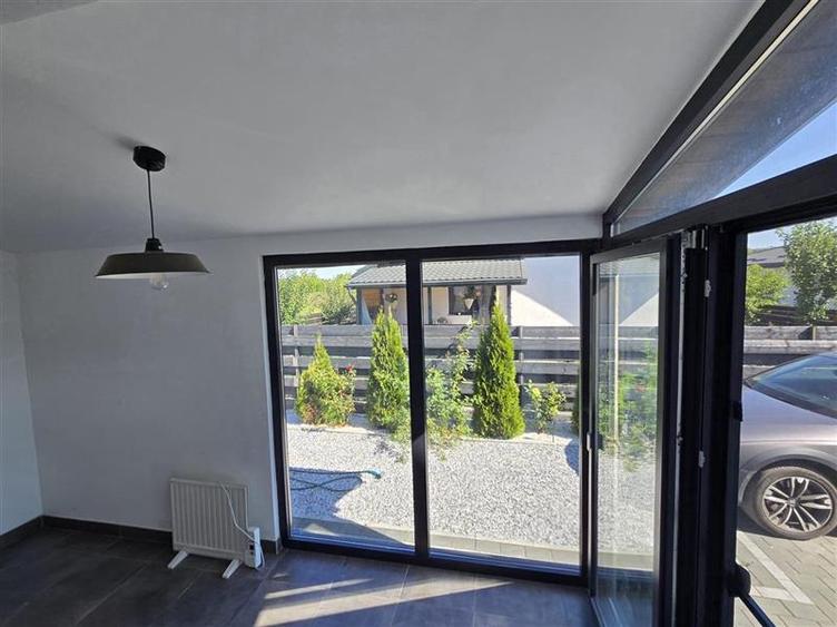 Casa individuala de vanzare, cu 3 camere, in Lunca Cetatuii