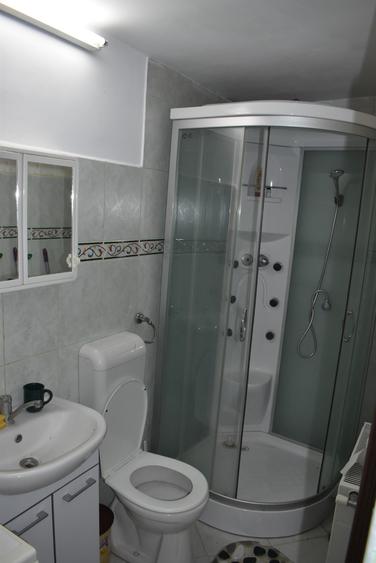 Apartament cu 2 camere de inchiriat, mobilat si utilat