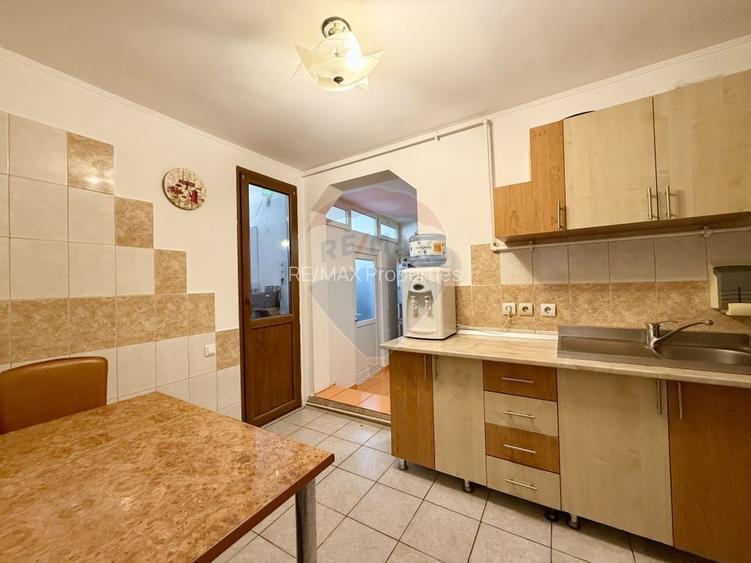 Casă de vanzare 4 camere / Sector 5 / Oportunitate investitie - 25