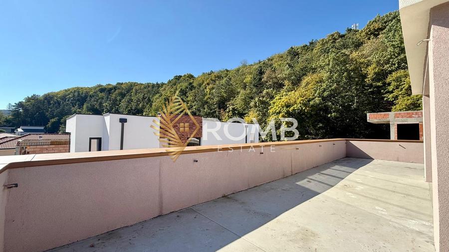 Casa tip duplex semifinisat, 5 camere, zona Tautiului