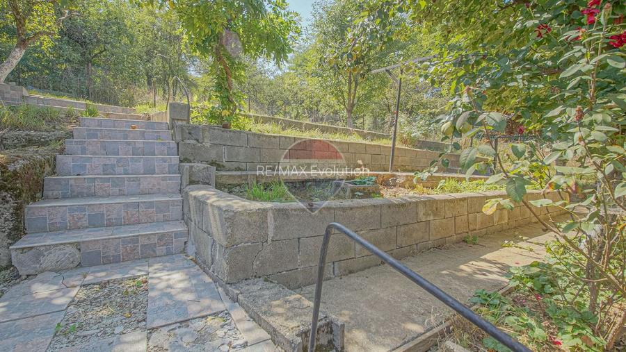 PURCARENI – 2 CASE , MULTIPLE POSIBILITATI | 533 mp | 0% comision