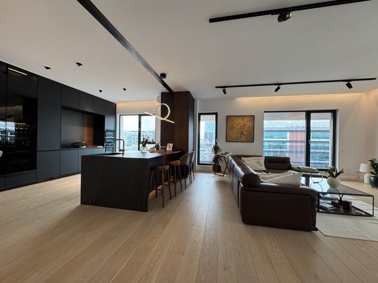 Vanzare apartament 3 camere tip penthouse- Lux - Nusco