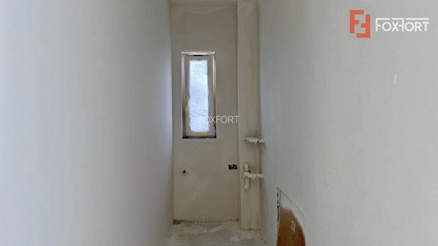 Casa individuala de vanzare, 8 camere + 4 bai - Mosnita Veche - 21
