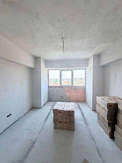 APARTAMENT SPATIOS CU VEDERE PE 2 PARTI