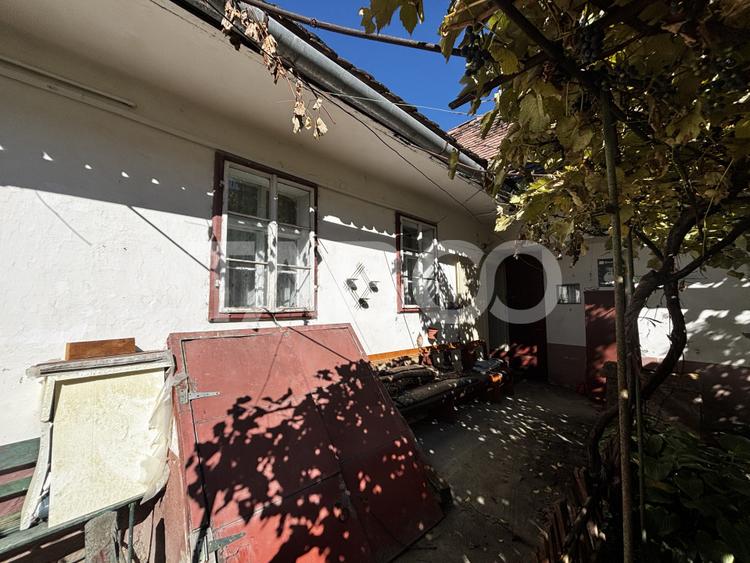 Casa cu gradina de vanzare si curte + pivnita zona Terezian Sibiu