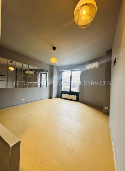 Spatiu comercial, stradal , de inchiriat in Bdul Decebal - 5