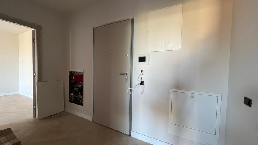 Apartament luminos cu terasă proprie