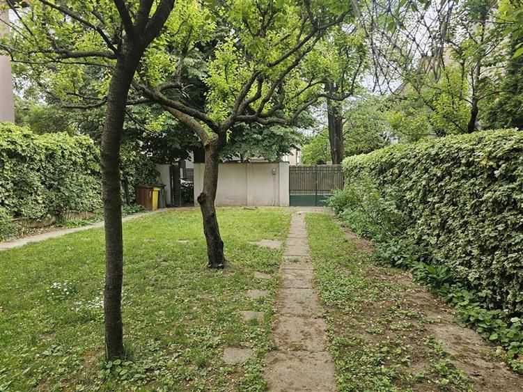 Vanzare 6 Camere Casin Arcul De Triumf