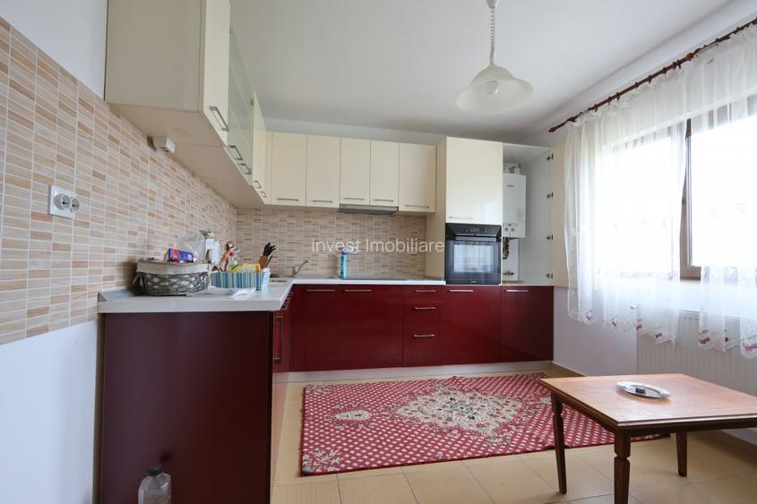 Casă individuală ideală pentru două familii sau locuință cu spațiu de lucru - 8