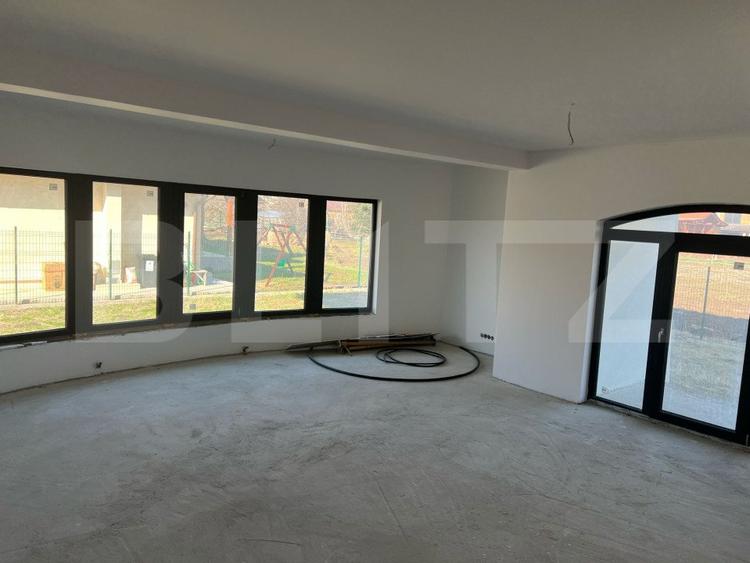 "Casă premium în Sângeorgiu de Mures – Eleganță și liniște"