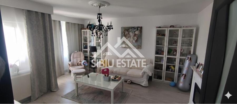 Apartament de inchiriat 3 camere mobilat si utilat in Sibiu