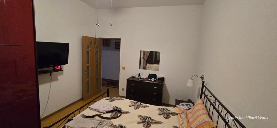 Casa cu etaj in Catamarasti Deal