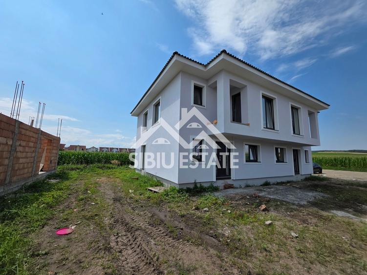 Duplex nou in Sura Mica, 4 camere, 3 bai