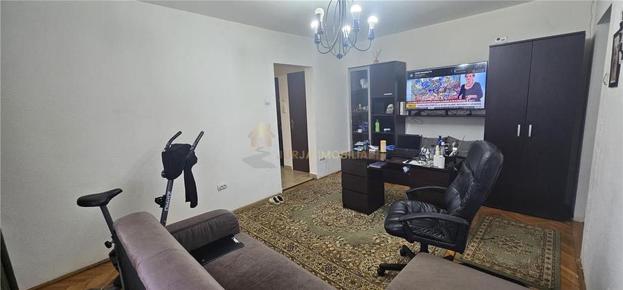 APARTAMENT 2 CAMERE 43 MP PLUS BALCON DE 10 MP ZONA MERCUR