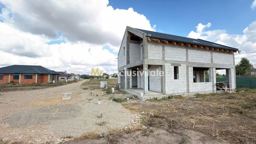 Casă in construcție P+M, Teren 565 mp - Str. George Enescu - Carei