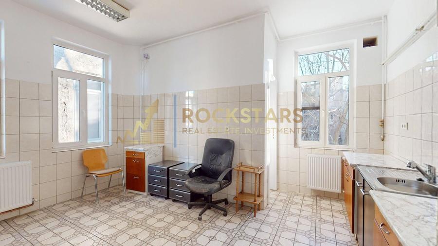 Spatiu Birouri | Etaj 1 + Mansarda | 4 Locuri Parcare | Zona Unirii | 200mp