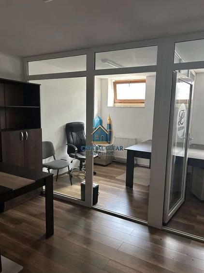 Casă pe 3 nivele, cu 13 camere-zonă centrală, str. Mihail Kogălniceanu