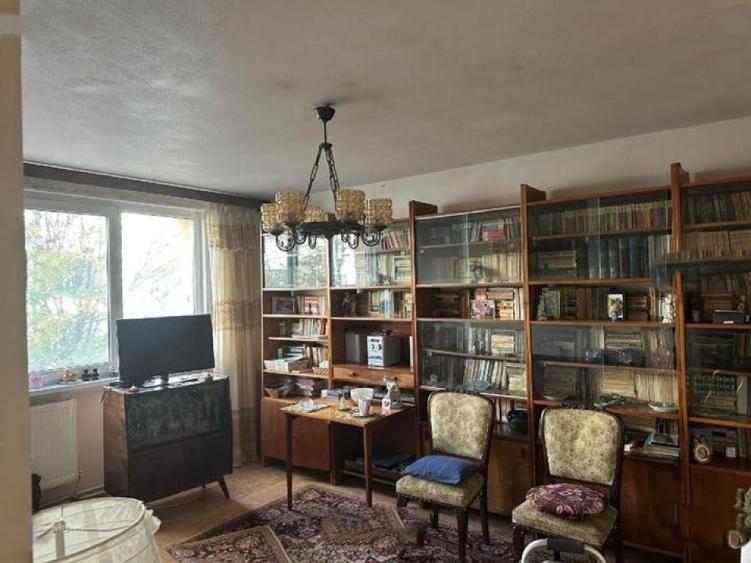 Vanzari Apartamente 4 Camere / Straja