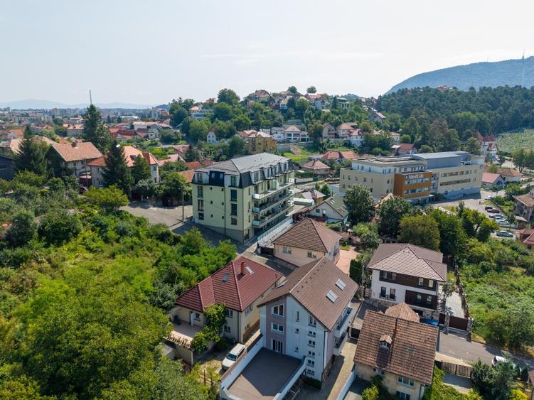 APARTAMENT PREMIUM | 83 MP TOTAL | 2 TERASE | VIEW DIRECT CATRE TAMPA | BRASOV