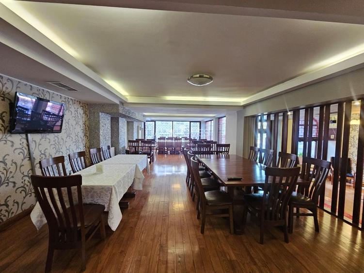 Pensiune cu lift ,restaurant ,20 locuri parcare - Delfinariu/Constanța - 2