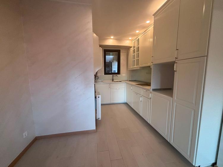 Vanzare apartament 4 camere Timpuri noi