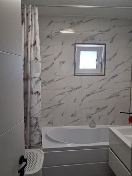 Apartament decomandat cu 3 camere situat in zona Scriitorilor, Brasov