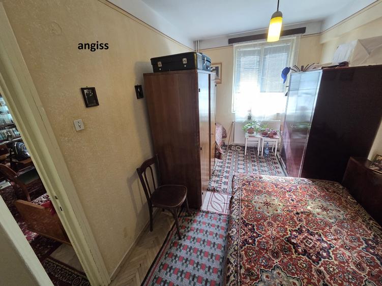 Apartament 3 camere str Isaccei PARTER INALT