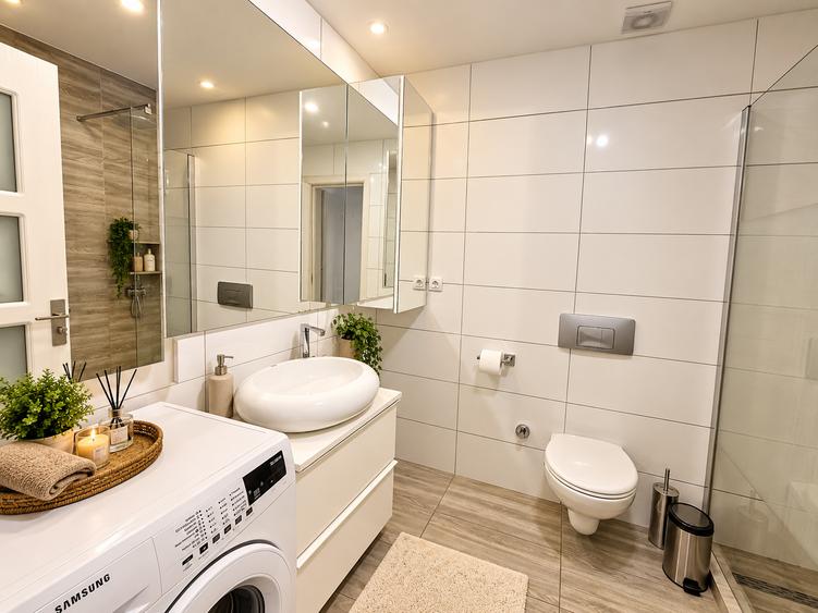 APARTAMENT 2 CAMERE| 70 MP | 1 LOC de PARCARE | DOTĂRI SMART | VEDERE PISCINA