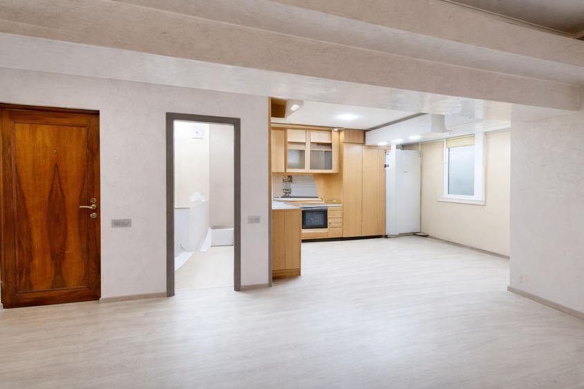 CAPITOL - B-dul. Mamaia - Apartament cu 4 camere si terasa de 80 mp.