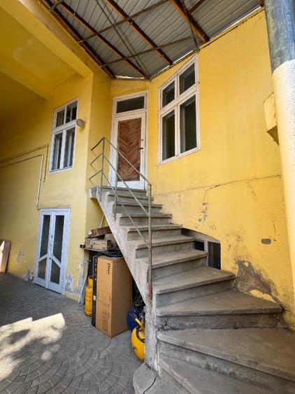 Casa zona centrala cu spatiu comercial