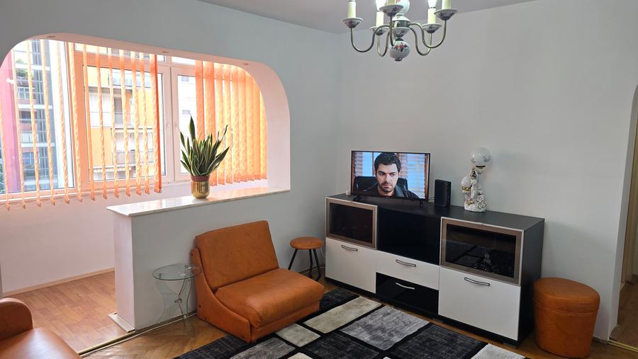 Inchiriez apartament 2 camere in Deva, Mihai Viteazu (Piata Centrala), etaj 3