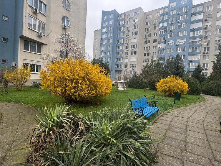 Plevnei - 4 camere de vanzare in complex rezidential cu gradina si paza