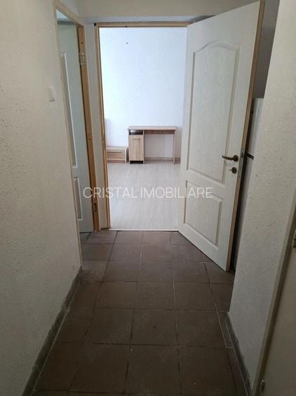 Garsoniera langa metrou 1 Decembrie, renovata, pret negociabil, etaj 4 din 9 - 6