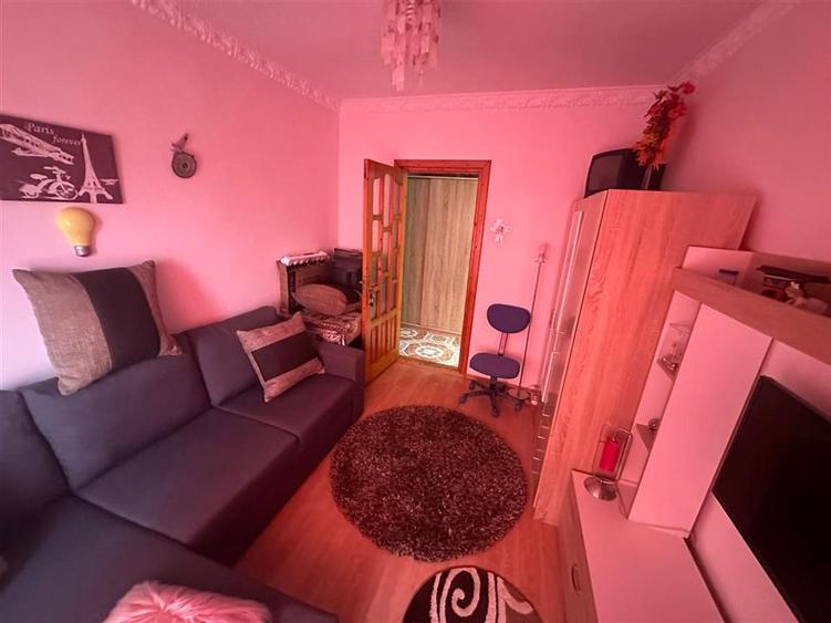 Ap 3 cam, Sud P-uri, 76 mp utili, et4/4 cu acoperis,CT,imbunatatit