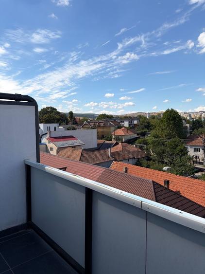 Apartament spatios | 102 mp | 3 dormitoare | parcare | C. Baciului