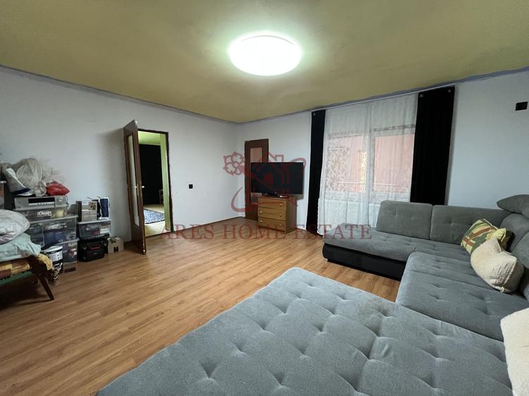 Casă individuală P+1+pod, pe piloni cu panouri solare