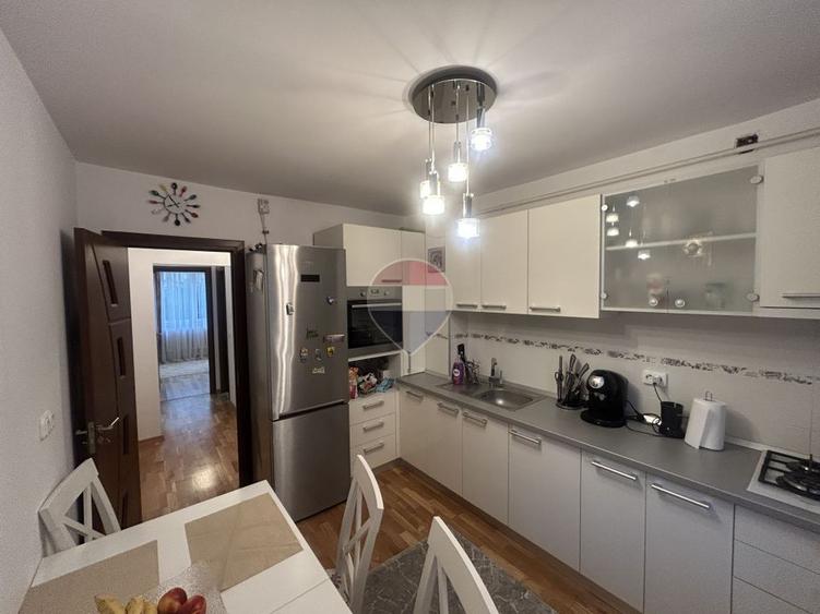 Apartament 3 camere de închiriat | Central Baia Mare | Modern