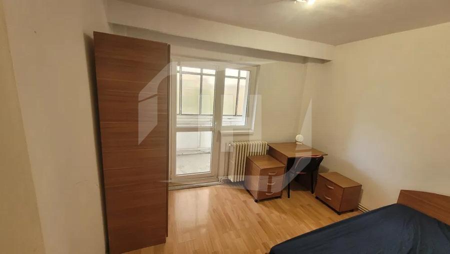Apartament 4 camere, intermediar, zona strazii Aurel Vlaicu