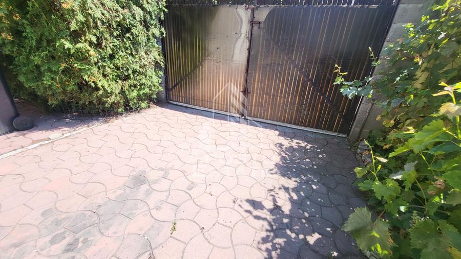 Casa individuala,4 camere,2 bai,garaj,Calea Aradului
