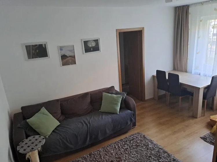 Apartament cu 3 camere, etaj 1/4, zona Alexandru Cel Bun